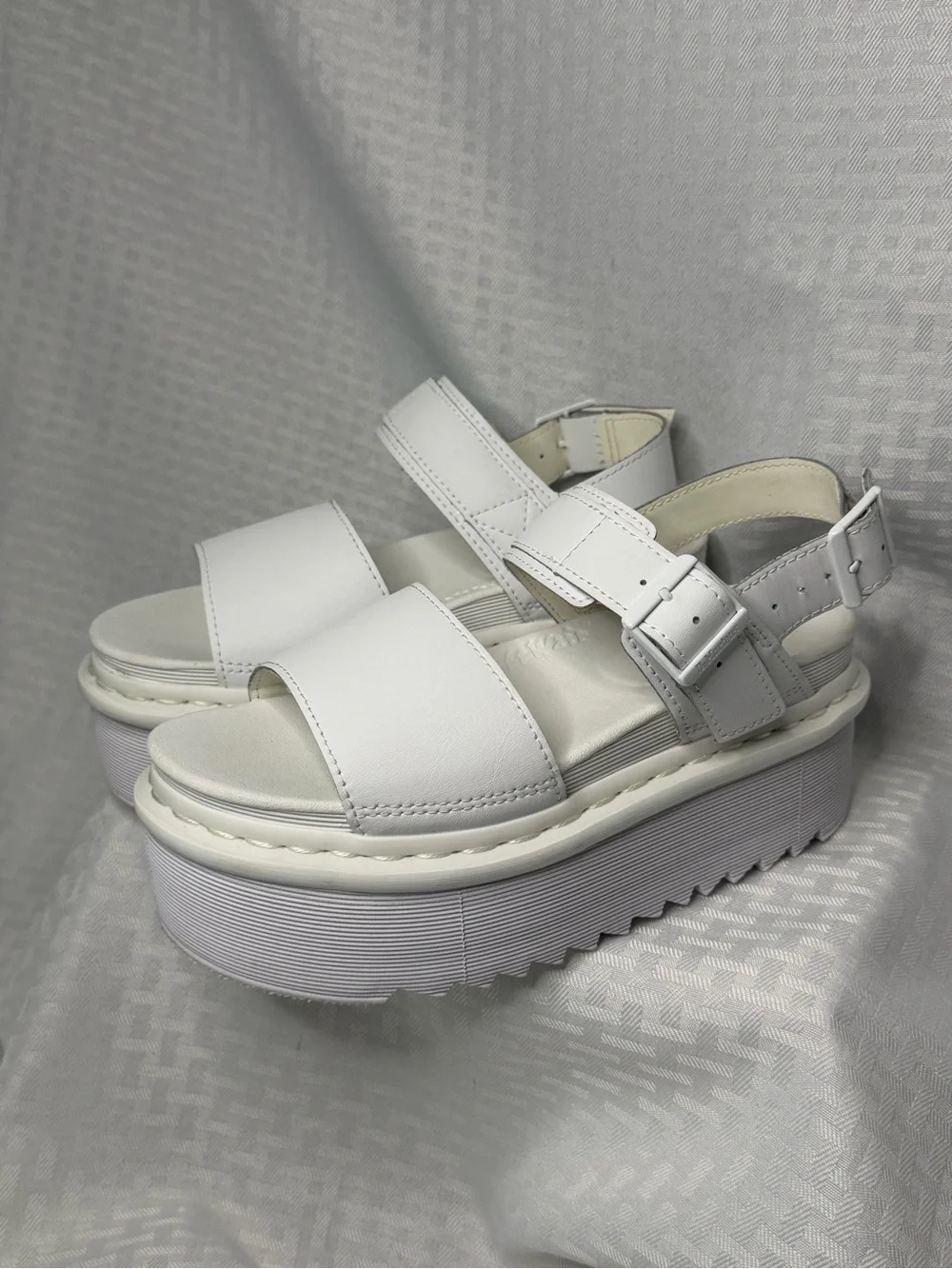 Doctor Marten’s Voss Mono Leather Platform strap Buckle Sandals